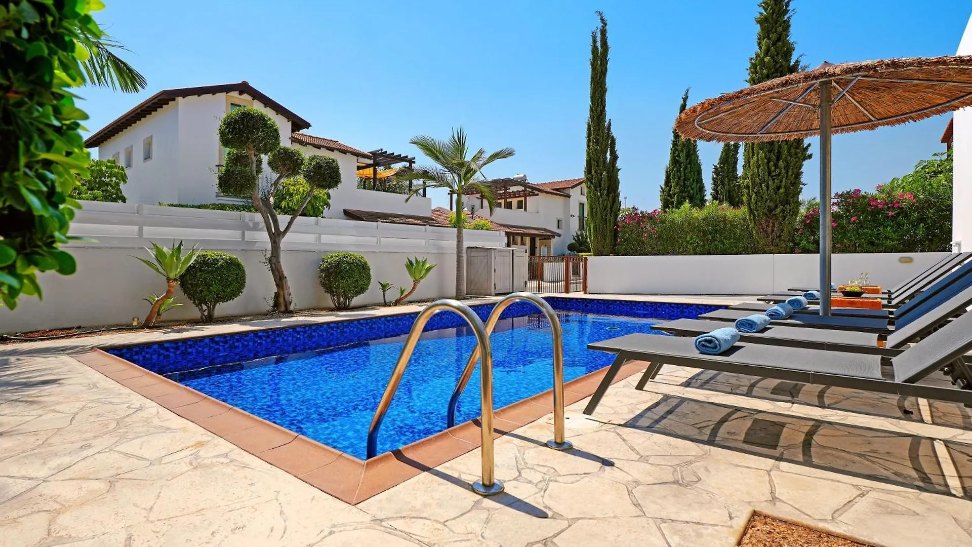 Villa Evia - Walking To Med Sea Ayia Napa Holiday home
